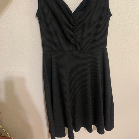 Black sun dress - Picture 2 of 3